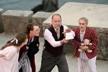 Wendy and Peter Pan - Hertfordshire Players