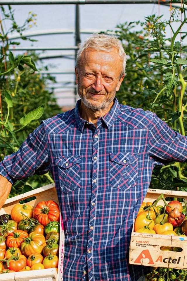 Charles Dowding's No Dig Gardening: From Weeds to Vegetables