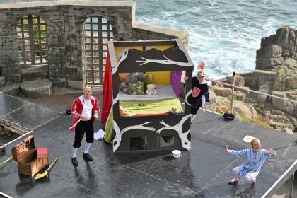 The Kiss that Missed