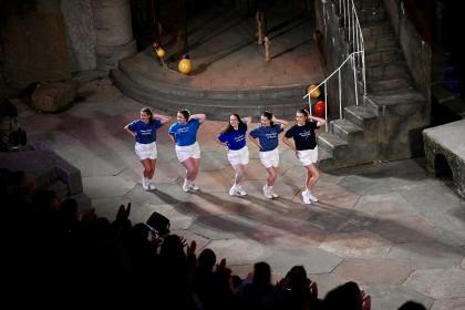 Show Tunes of the Sea 