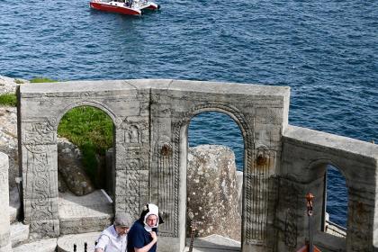 One Man and His Cow - Living Spit