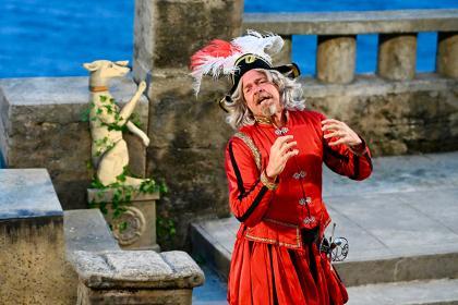 Love's Labour's Lost - Stamford Shoestring Theatre