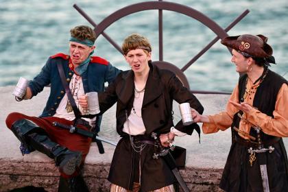 Cambridge University G&S Society in The Pirates of Penzance